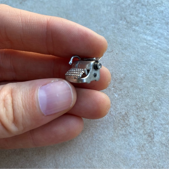 Rare Vintage Typewriter Jewelry Charm - Picture 8 of 8